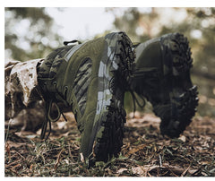 Botas militares de los hombres del ejército